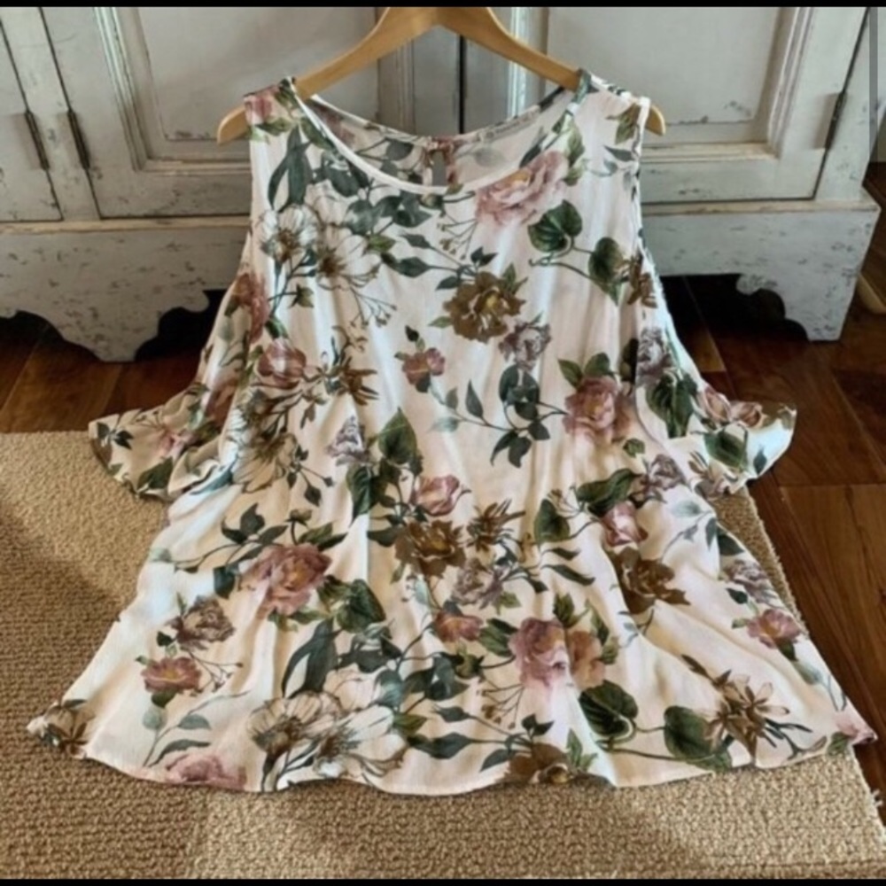 Plus size 3X Floral Cold Shoulder Blouse